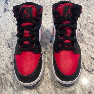 Air Jordan 1Mid